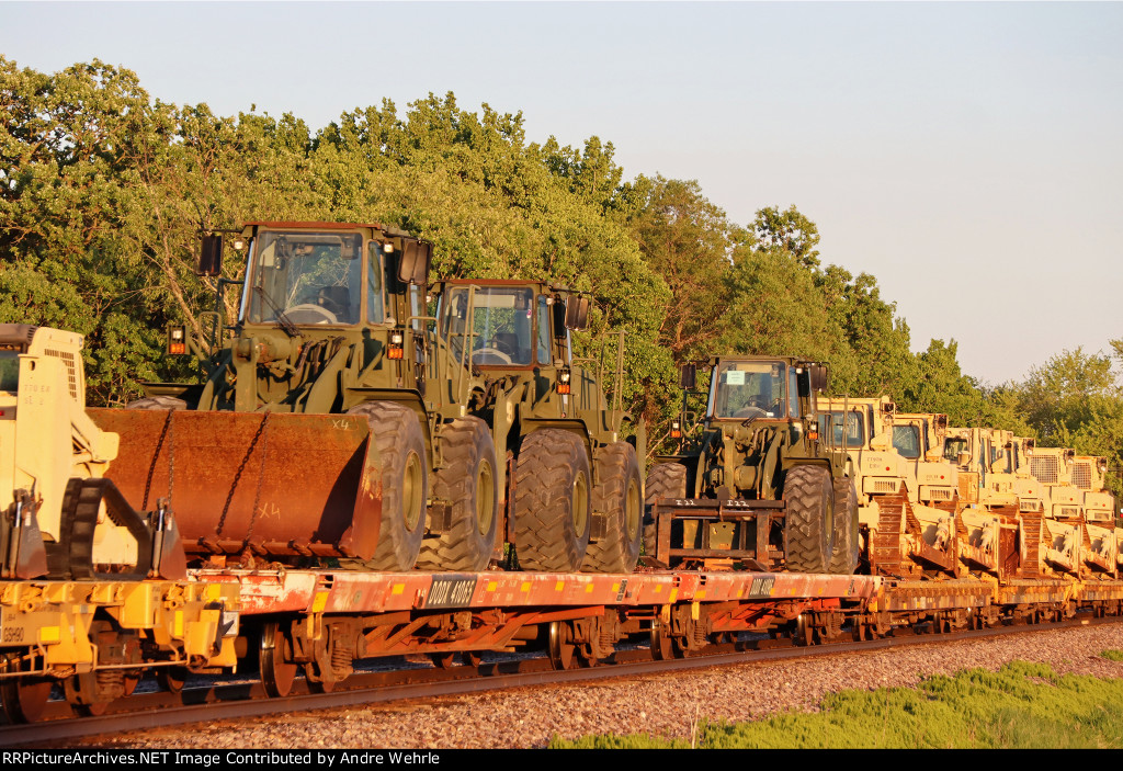 DODX 41065 carrying front-end loaders